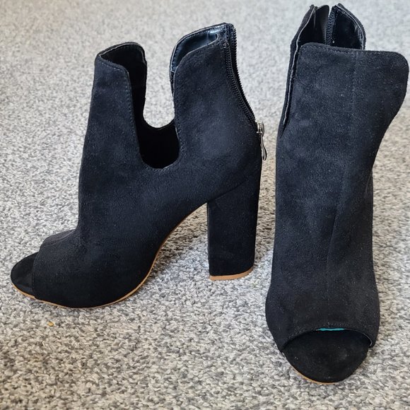 Heels - Picture 2 of 2